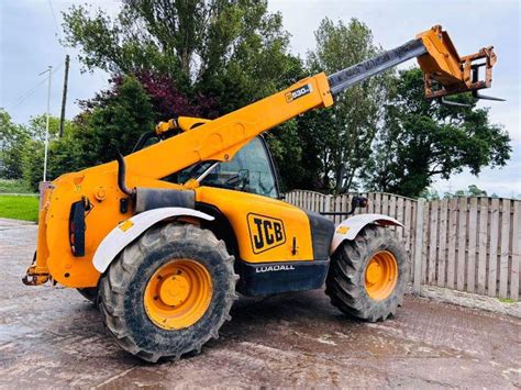 Thematic photo of a JCB 530 SXL telehandler