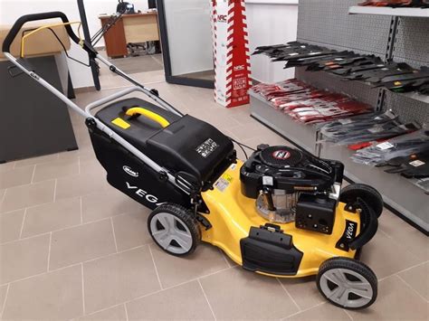 John Deere JS 63 kosiarka spalinowa (schemat z oznaczeniem głównych podzespołów)