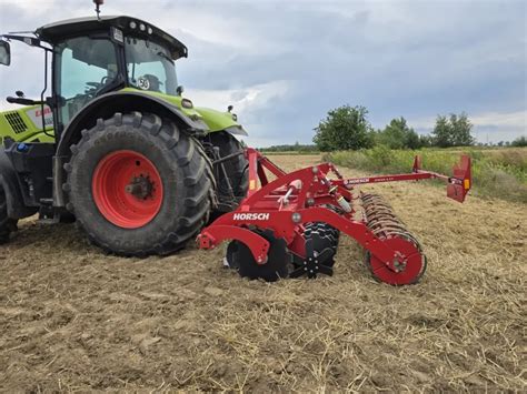 nowoczesna brona talerzowa z hydraulicznie składaną ramą