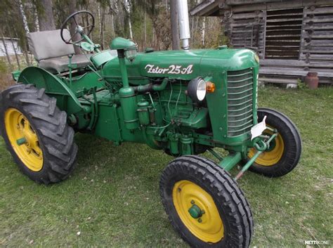 Zetor 25 na polu