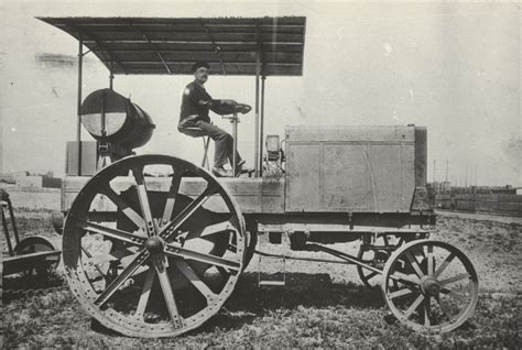 Prototypowy ciągnik rolniczy projektu Karola Taylora z 1918 r.