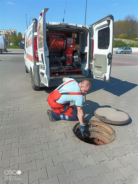 Zdjecie pogotowia kanalizacyjnego w akcji, technika WUKO