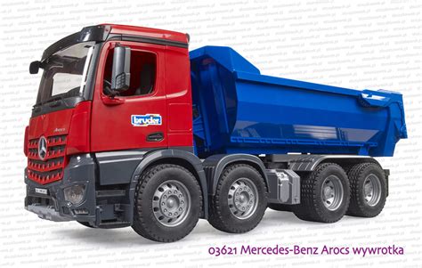 zdjęcie wywrotki BRUDER Mercedes-Benz Arocs w akcji