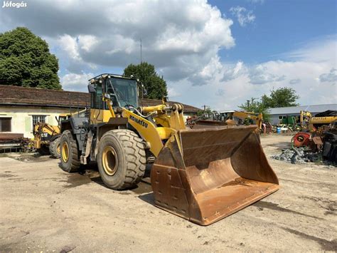 Infografika przedstawiająca wymiary i możliwości Komatsu WA480