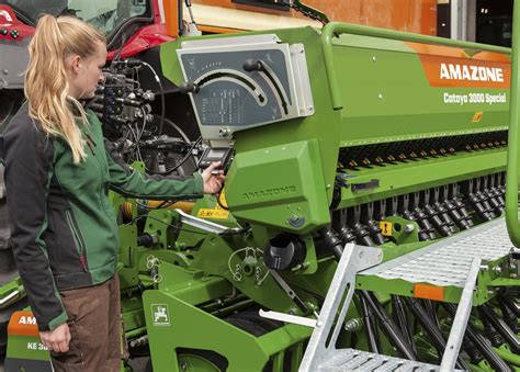 Schemat porównania parametrów siewników różnych marek