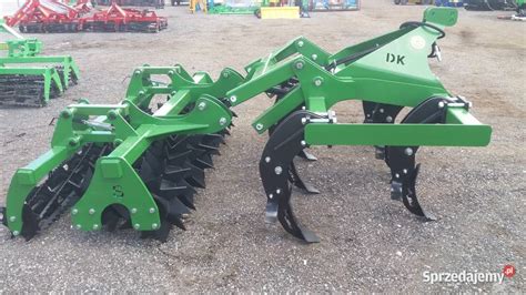 Photo of the Dziekan M Smok aggregate working in the field