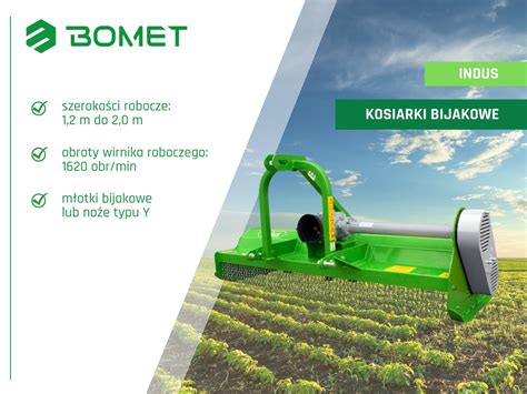 zbliżenie na pracujące młotki bijakowe kosiarki rozdrabniające gałęzie