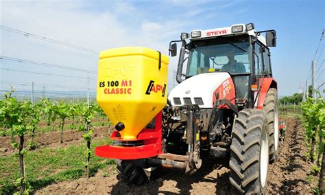Rozsiewacz jednotarczowy APV ES 100 M1 Classic z bliska
