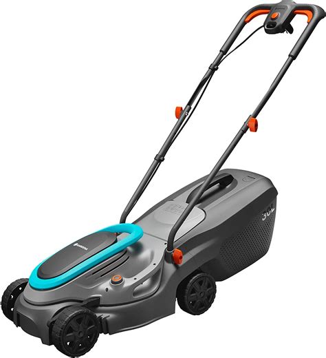 Graficzne przedstawienie kosiarki GARDENA PowerMax 1200/32 z zaznaczoną szerokością roboczą i mocą silnika.