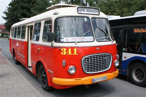 Autobus Jelcz 272 MEX na ulicy