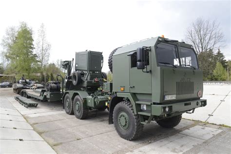 Schemat wojskowego zestawu transportowego Jelcz C882.62 z naczepą
