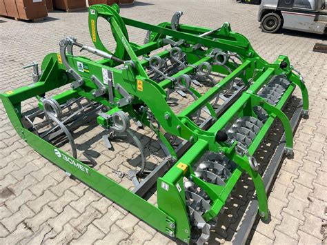 Technical diagram of a Bomet Canis cultivator highlighting working elements