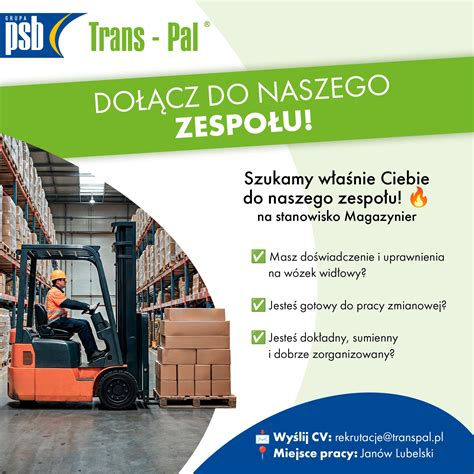 magazynier obsługujący wózek widłowy w centrum logistycznym