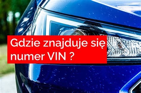 Zdjęcie zbliżenia na numer VIN wytłoczony na ramie ciągnika