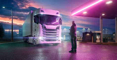 Kierowca korzystający z aplikacji Scania ProDriver