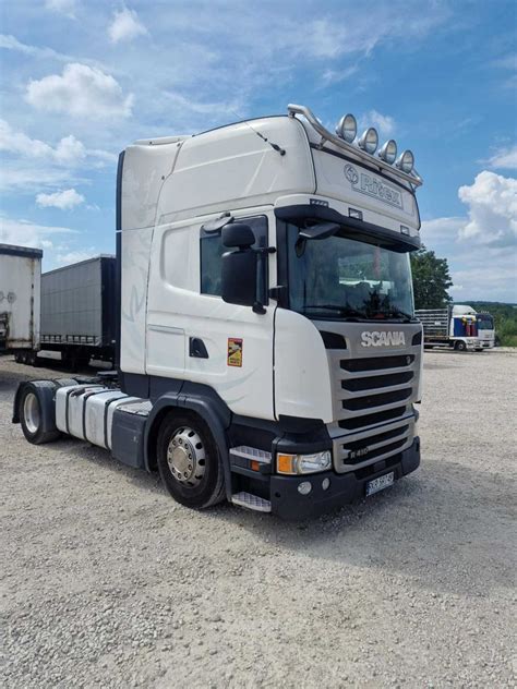 Ciągnik siodłowy Scania 8x2 z niskim siodłem i ramą pod HDS