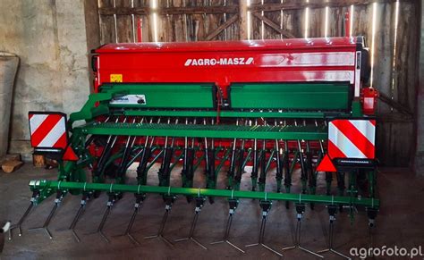 Photo showing the new gearbox in Agro-Masz SR-301