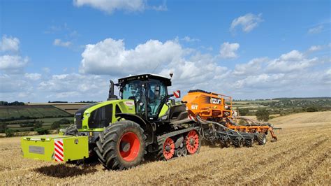 Schemat budowy i działania systemu gąsienicowego Claas TERRA TRAC (infografika)