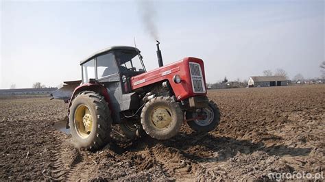 Ursus C-360 w pracy na polu