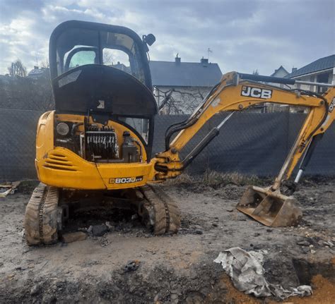 Schemat budowy minikoparki JCB