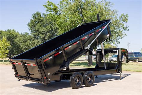 Infographic summarizing Wielton dump trailer models and their typical features