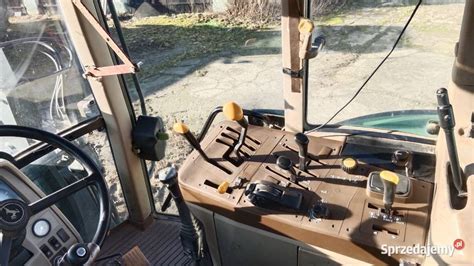 schemat ciągnika z zamontowanym ładowaczem czołowym (TUR)