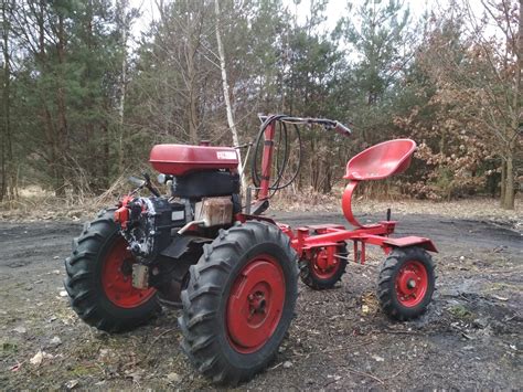 Zdjęcie ciągnika jednoosiowego Mesko RJS-1 z osprzętem