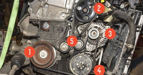 Schemat budowy mikrociągnika Pasquali z widocznymi elementami napędu i osprzętu.