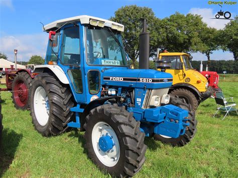 zdjęcie ciągnika Ford 5610 Farmari w akcji