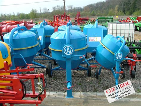 Betoniarka wolnospadowa Agro-Wikt BWA-110 w akcji
