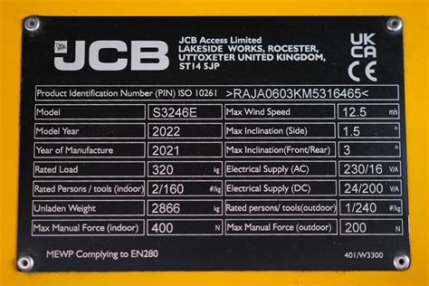 Infografika przedstawiająca kluczowe parametry techniczne JCB 3CX, takie jak moc, udźwig i prędkość.