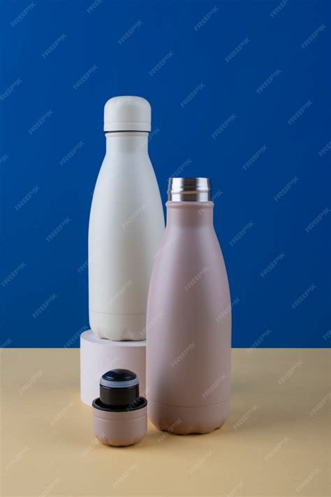 Przykładowe opakowania płynów i uszczelniaczy JCB