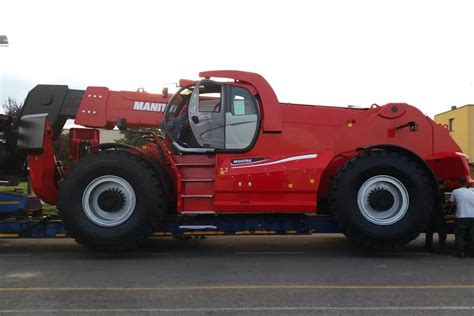 Manitou MHT-X 14350 w akcji - ładowarka teleskopowa o dużej mocy i udźwigu, pracująca w trudnych warunkach