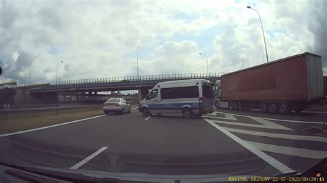 Wizualizacja autonomicznego konwoju ciężarówek (platooning)