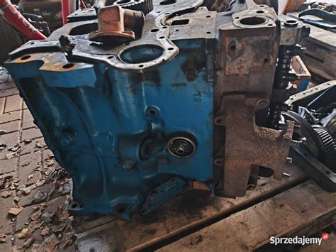 przekrój ciągnika Ford 3000 z zaznaczonymi wymiarami