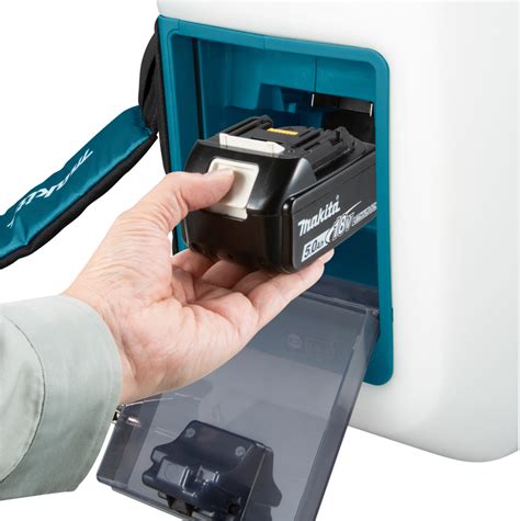 ergonomiczne szelki i wentylowany tył opryskiwacza plecakowego MAKITA DUS108Z