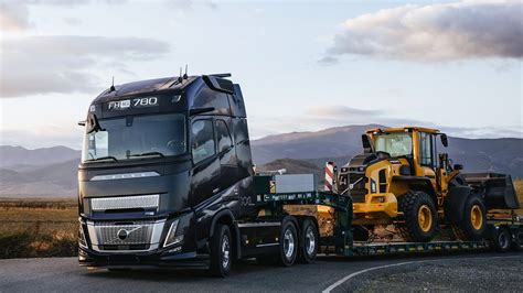 zdjęcie Volvo FH16 w konfiguracji wieloosiowej (np. 8x4)