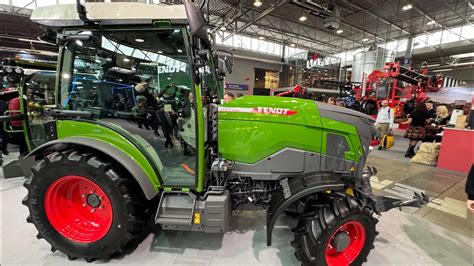 Elektryczny ciągnik Fendt e107 V Vario w sadzie (zdjęcie produktu)