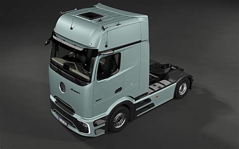 Zdjęcie kabiny Mercedes-Benz Actros GigaSpace z widoczną płaską podłogą