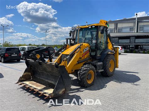 Infografika porównująca kluczowe cechy modeli JCB 1CX, 2CX, 3CX, 4CX
