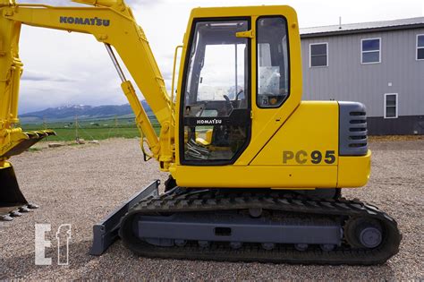 Detailed diagram of Komatsu PC95 cabin controls
