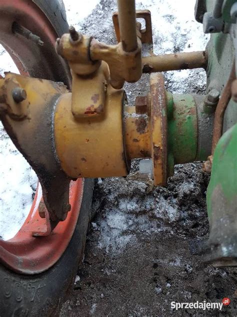 Mechanizm roboczy glebogryzarki z regulowanymi osłonami