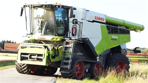 Wizualizacja pracy kombajnu Claas Lexion 8900 na dużym polu