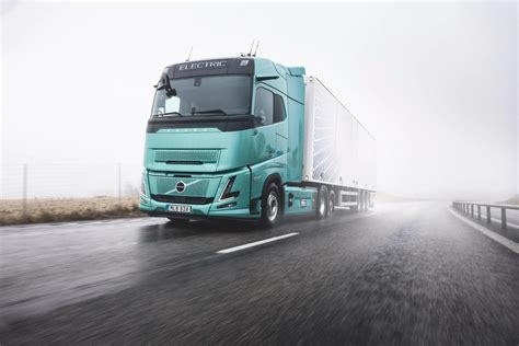 historyczna ciężarówka Volvo White-GMC