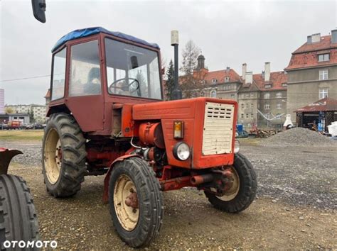 Lokalizacja numeru VIN na ramie i korpusie podnośnika ciągnika Władimirec T25