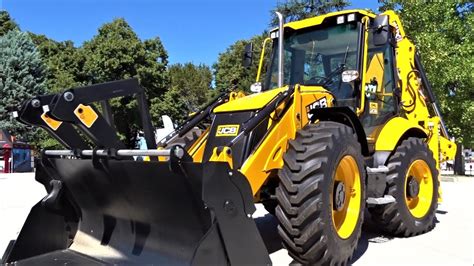 Schemat przedstawiający tryby skrętu kół w koparko-ładowarce JCB 4CX