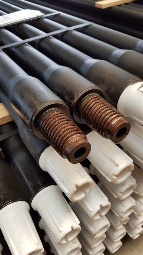 Infografika przedstawiająca system nawigacyjny wiertnicy HDD