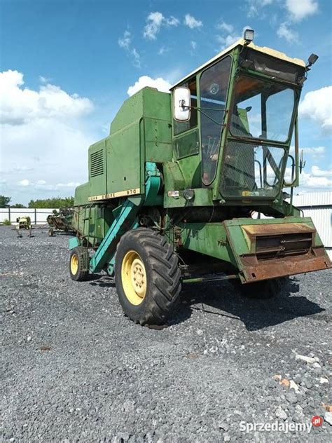 Zdjęcie kombajnu zbożowego John Deere 955