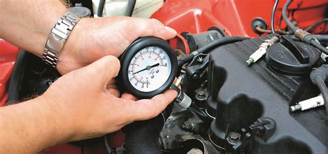 schemat pomiaru ciśnienia sprężania w silniku spalinowym