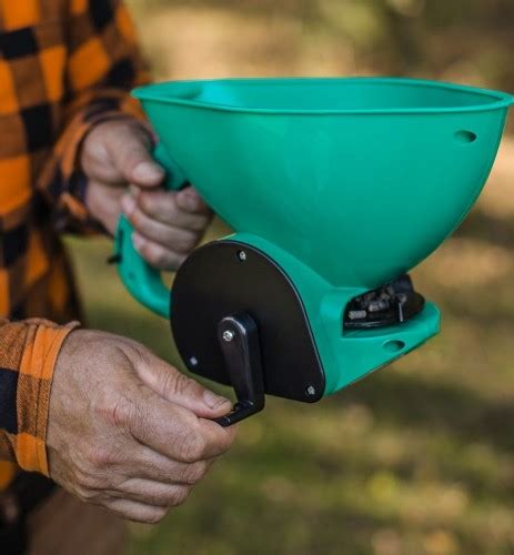 Siewnik ogrodowy rotacyjny Greenmill GR0035 z pojemnikiem o pojemności 15 litrów